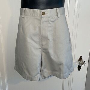 L.L. Bean khaki flat front cotton shorts‎
